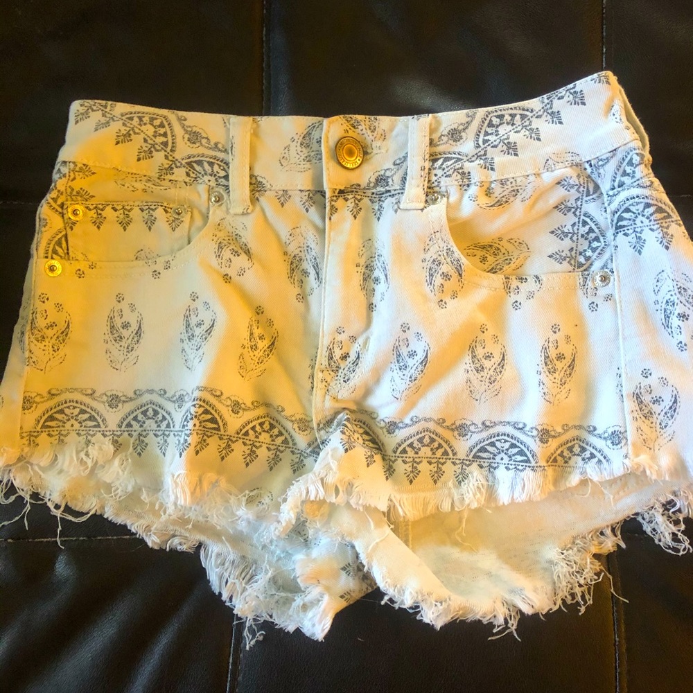 American Eagle Medium Rise shortie